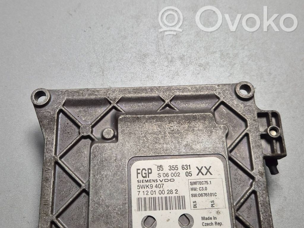 Opel Zafira B Engine control unit/module 