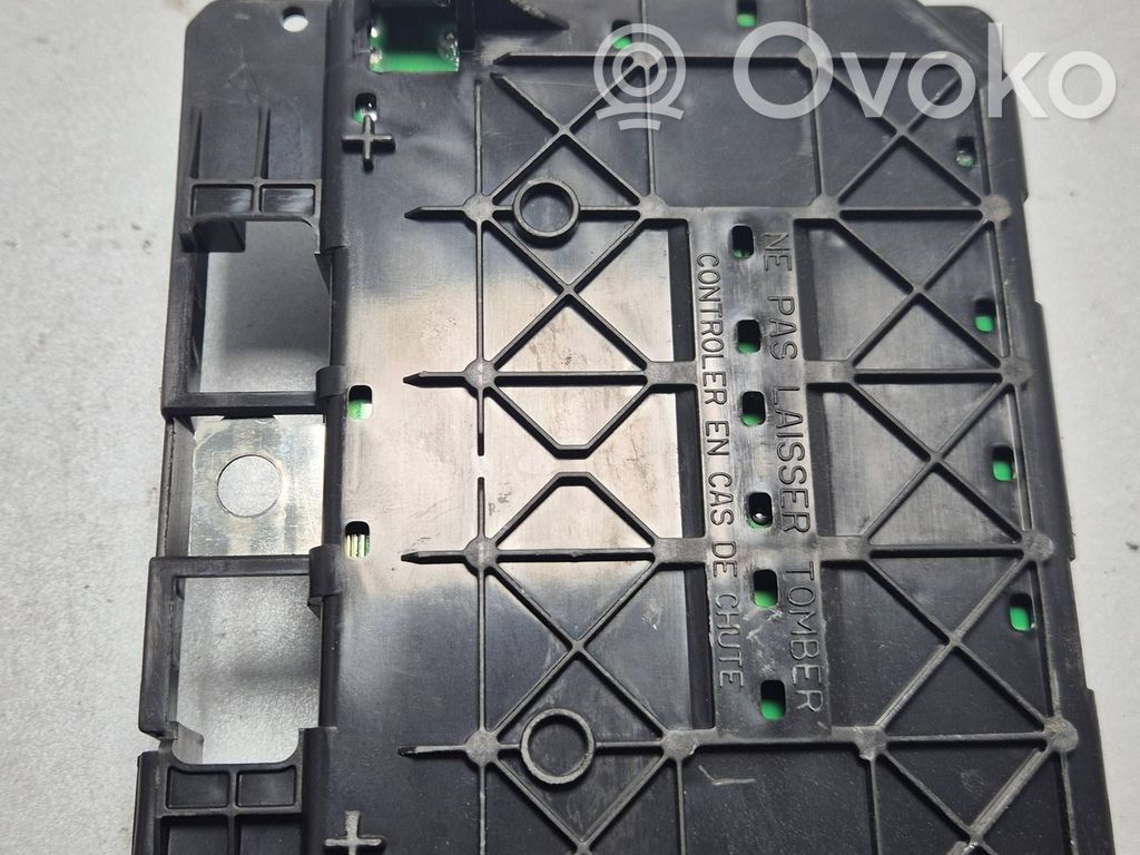 Peugeot 206 Fuse module 