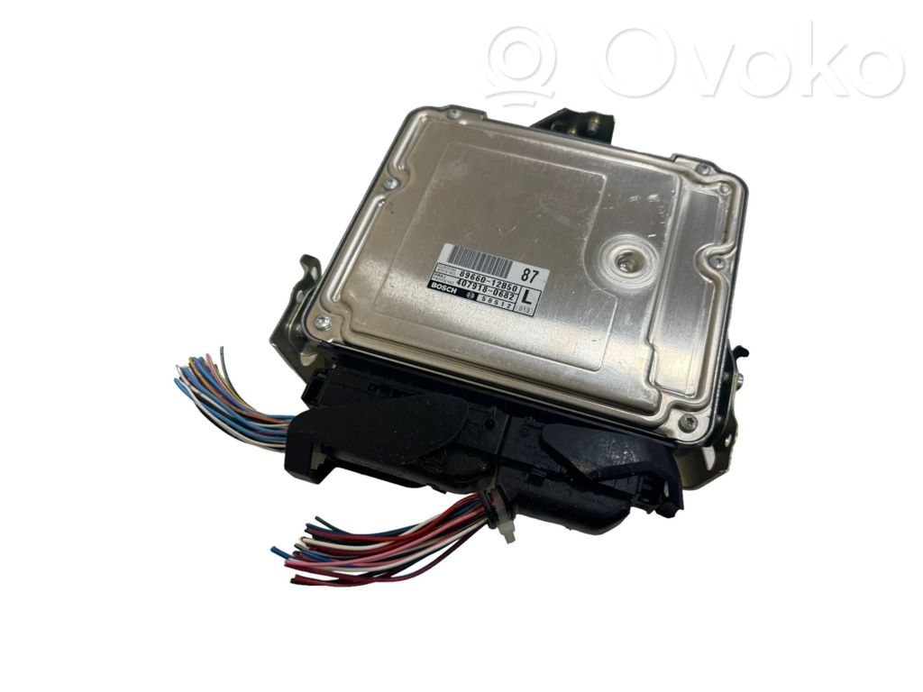 Toyota Corolla E120 E130 Engine control unit/module 