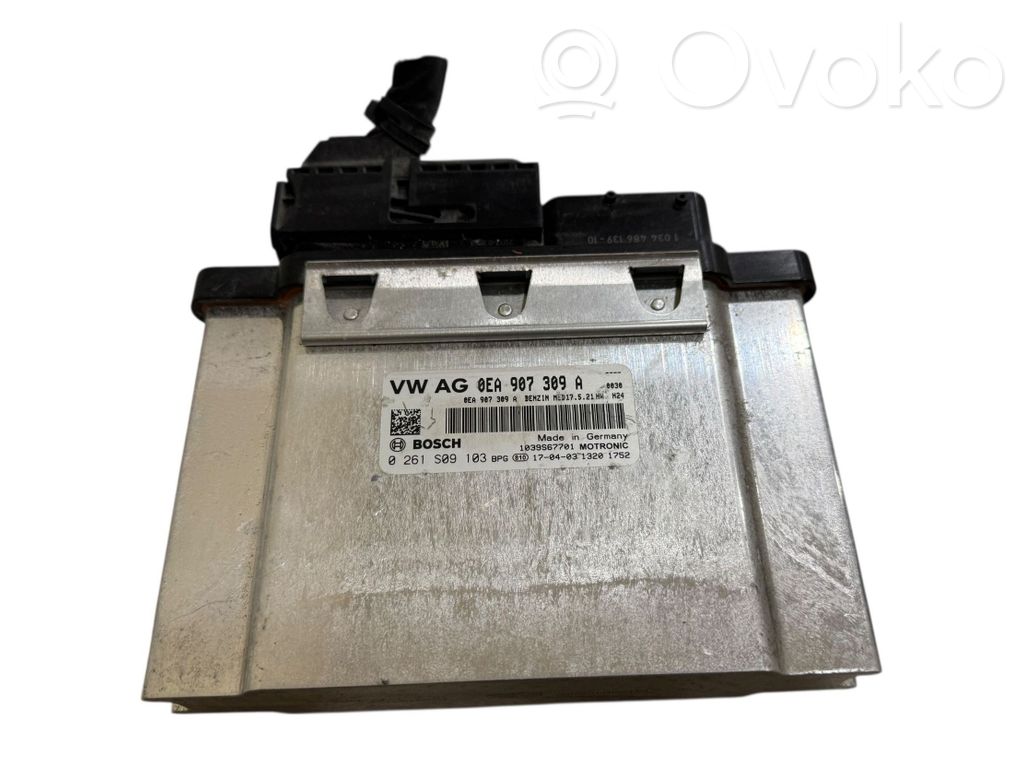 Volkswagen Golf VII Engine control unit/module 