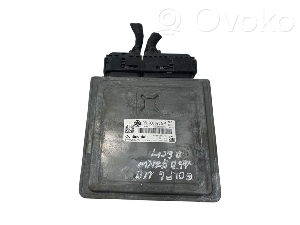 Volkswagen Golf VI Engine control unit/module 