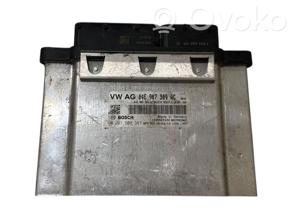 Volkswagen Golf VII Engine control unit/module 