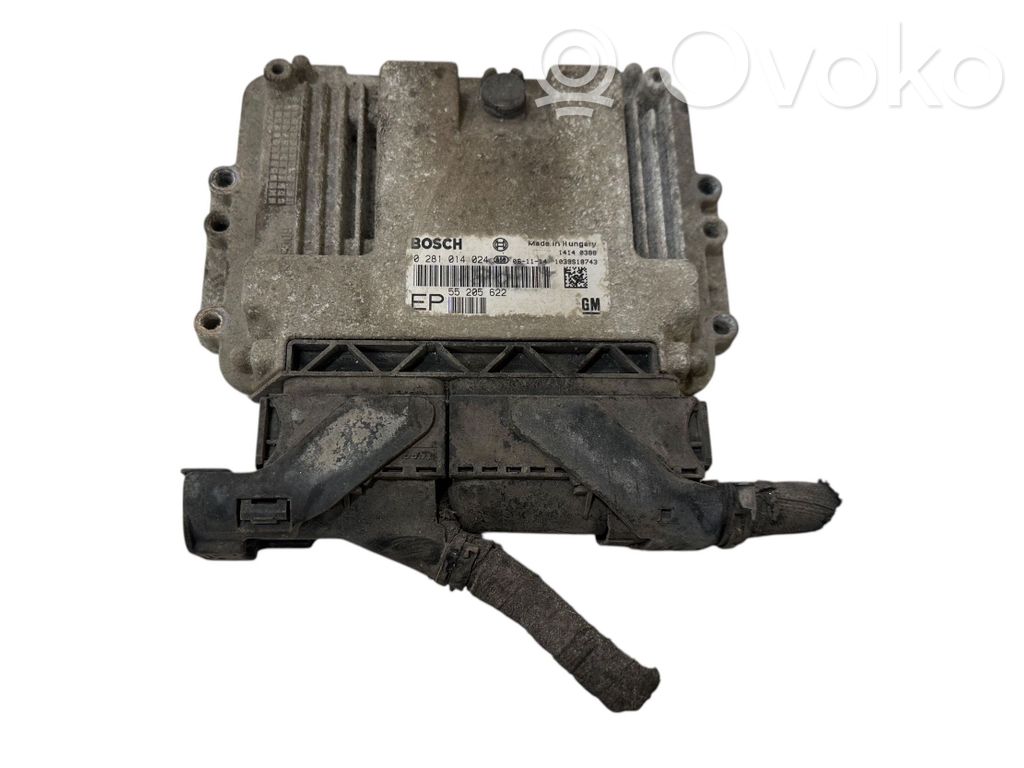 Opel Zafira B Engine control unit/module 