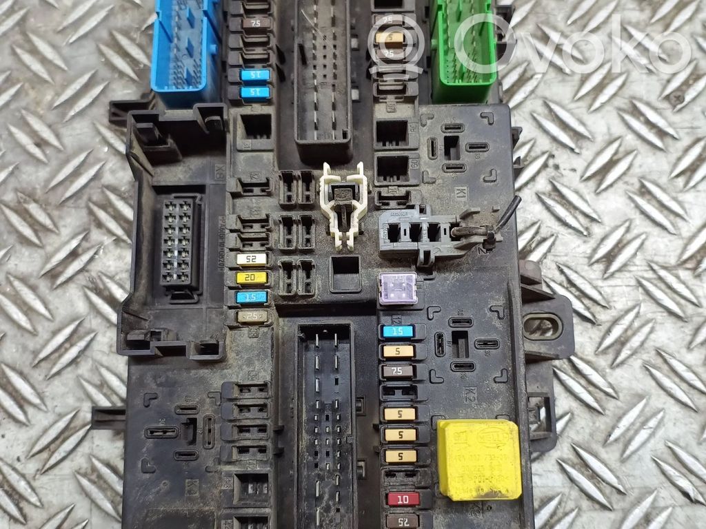 Opel Astra H Módulo de fusible 