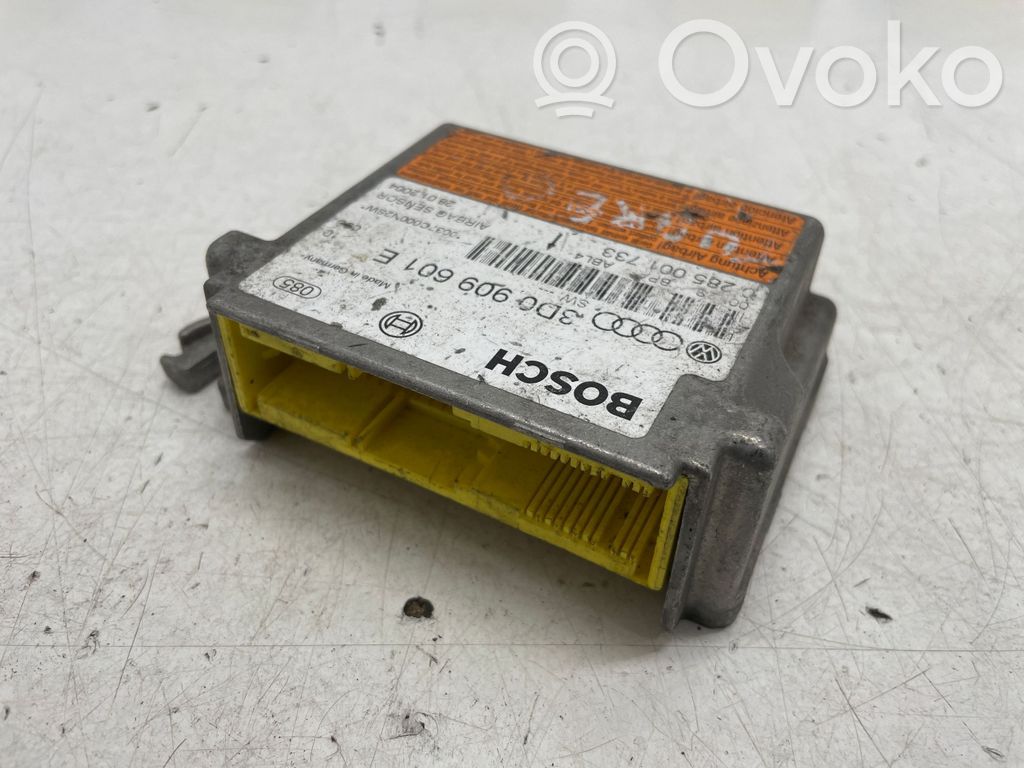 Volkswagen Touareg I Airbag control unit/module 
