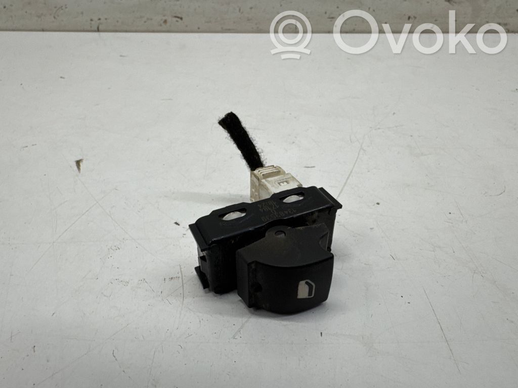 Opel Crossland X Electric window control switch 