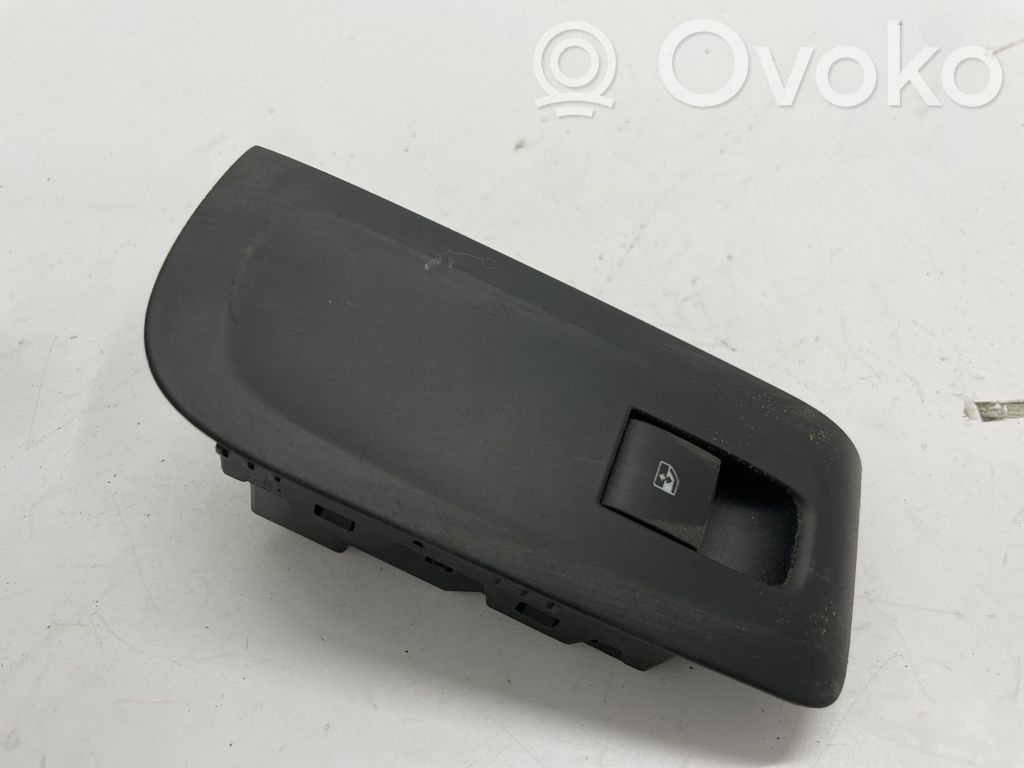 Opel Zafira C Electric window control switch 