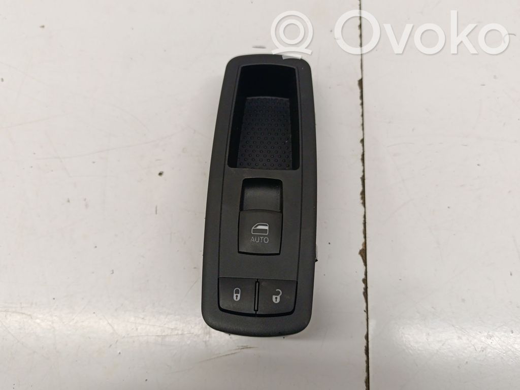 Jeep Cherokee Electric window control switch 