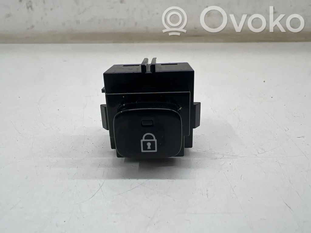 Polestar 2 Central locking switch button 