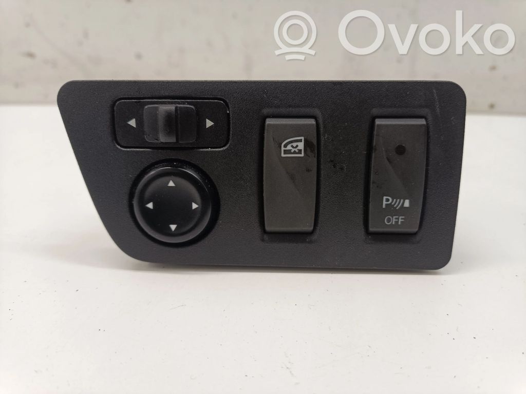 Dacia Spring Wing mirror switch 