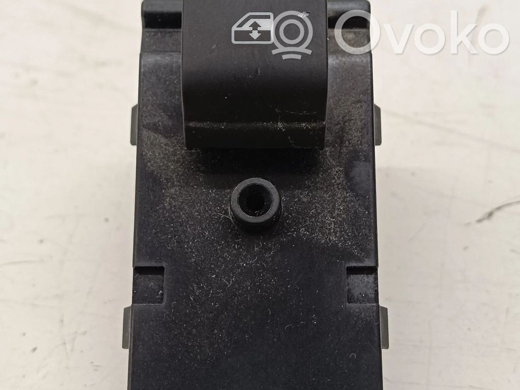 Opel Astra K Electric window control switch 