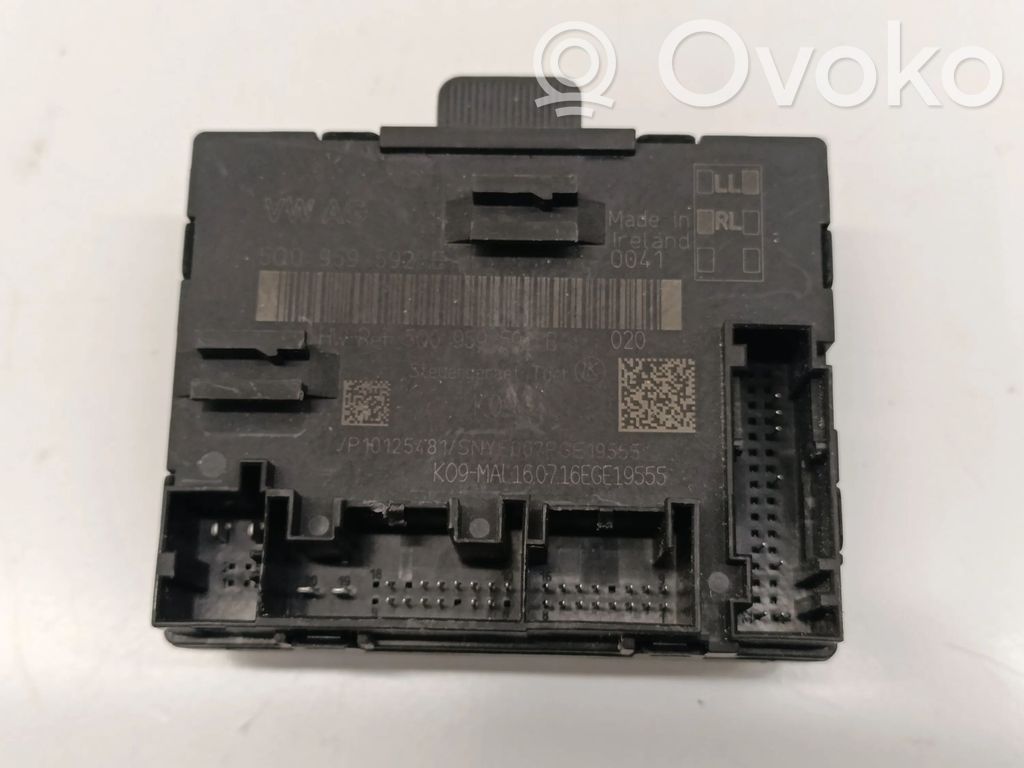 Volkswagen PASSAT B8 Door control unit/module 