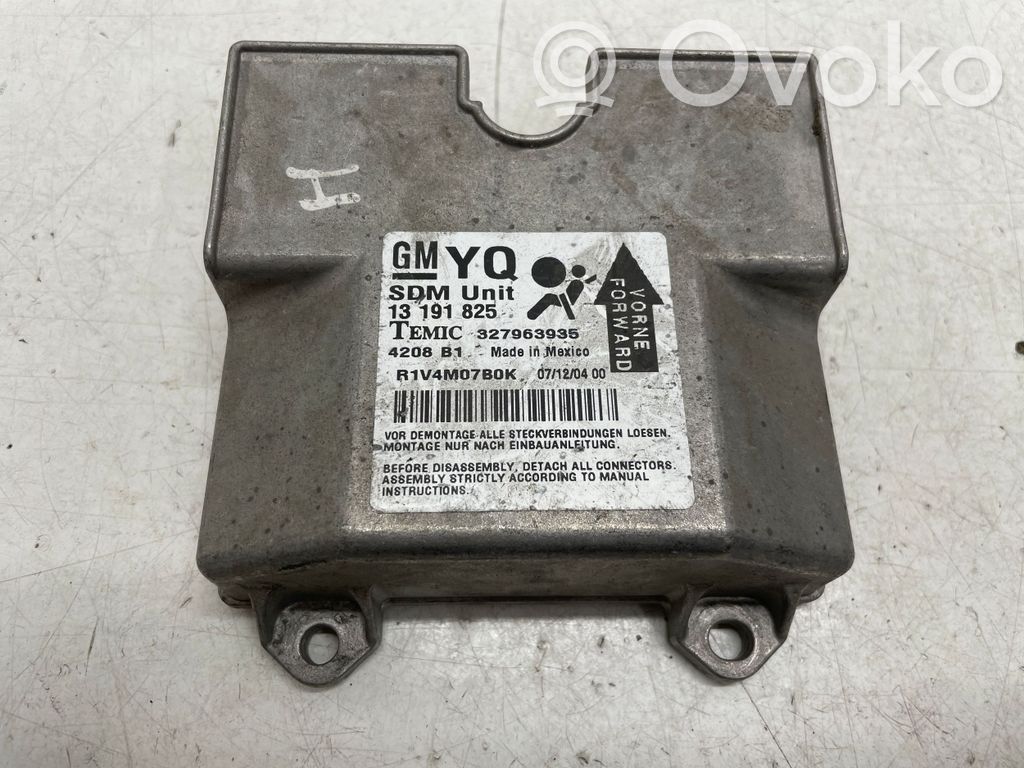 Opel Astra H Airbag control unit/module 