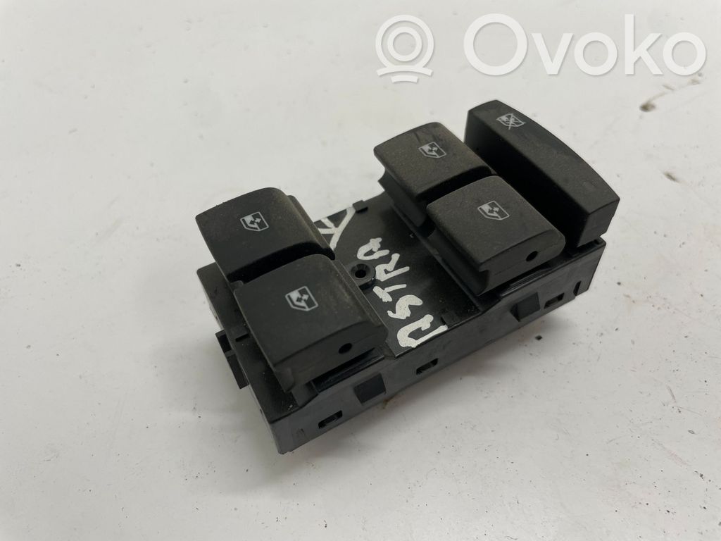 Opel Astra K Electric window control switch 