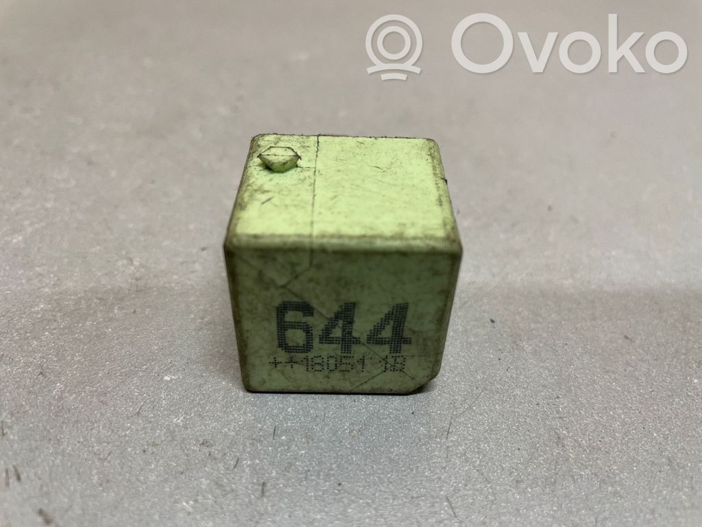 Audi A4 S4 B7 8E 8H Muu rele 