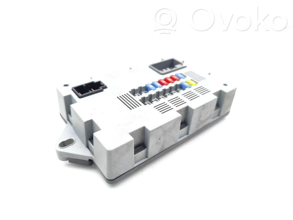Jaguar XE Fuse module 