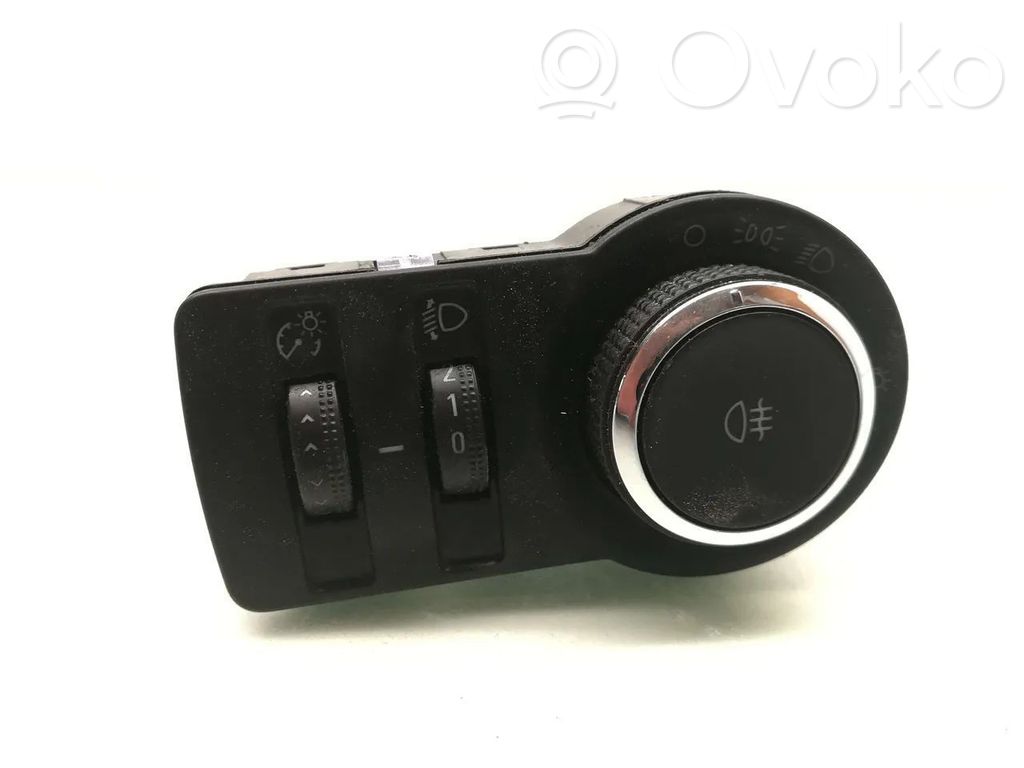 Opel Astra J Light switch 