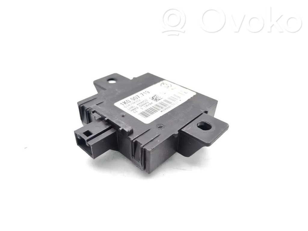 Volkswagen Golf V Alarm control unit/module 