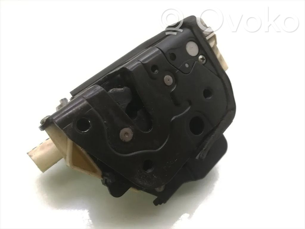 Audi A4 S4 B6 8E 8H Etuoven lukko 