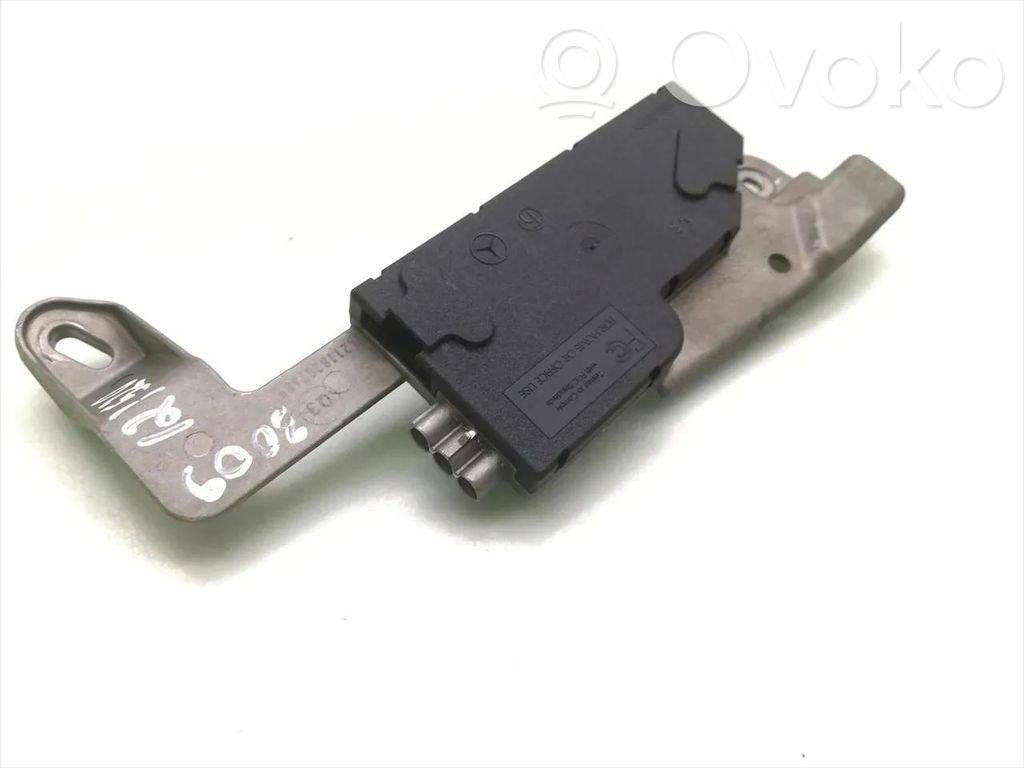 Mercedes-Benz E W211 Pystyantennivahvistin 