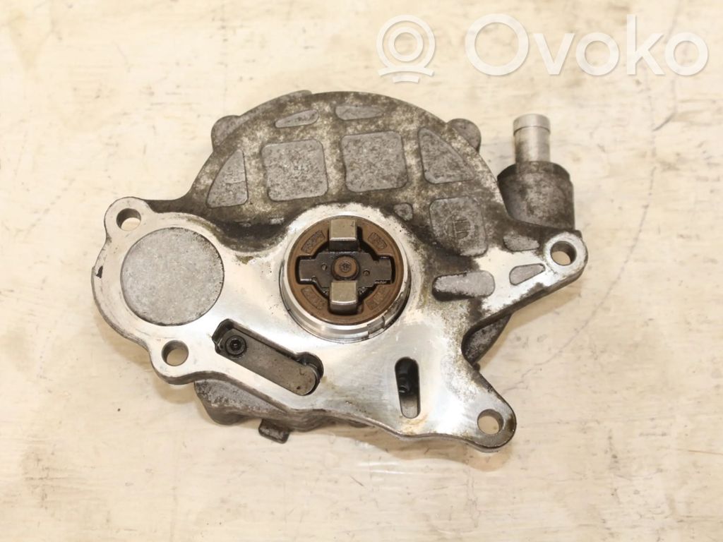 Volkswagen PASSAT B6 Vacuum pump 