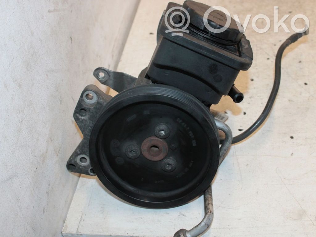 BMW X3 E83 Power steering pump 