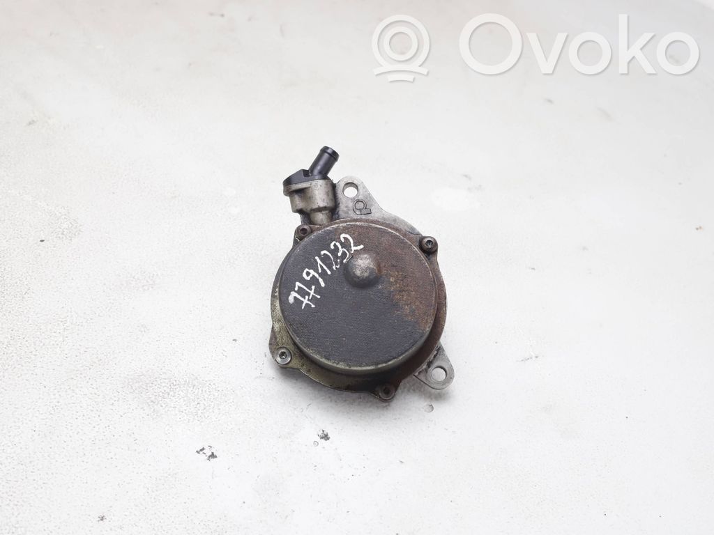 BMW 7 E65 E66 Vacuum pump 