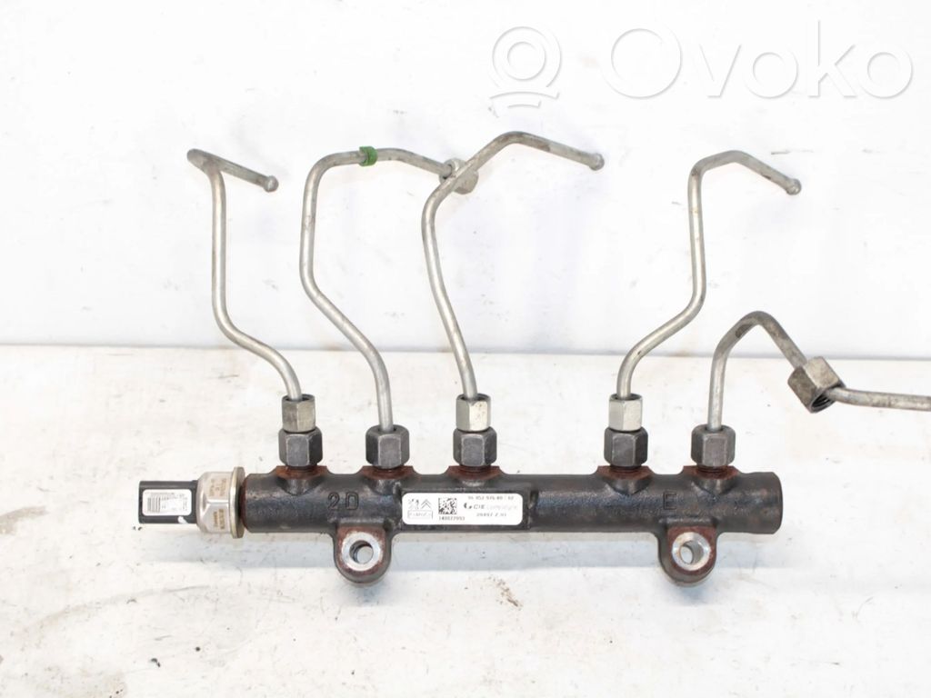Ford Focus Fuel main line pipe 