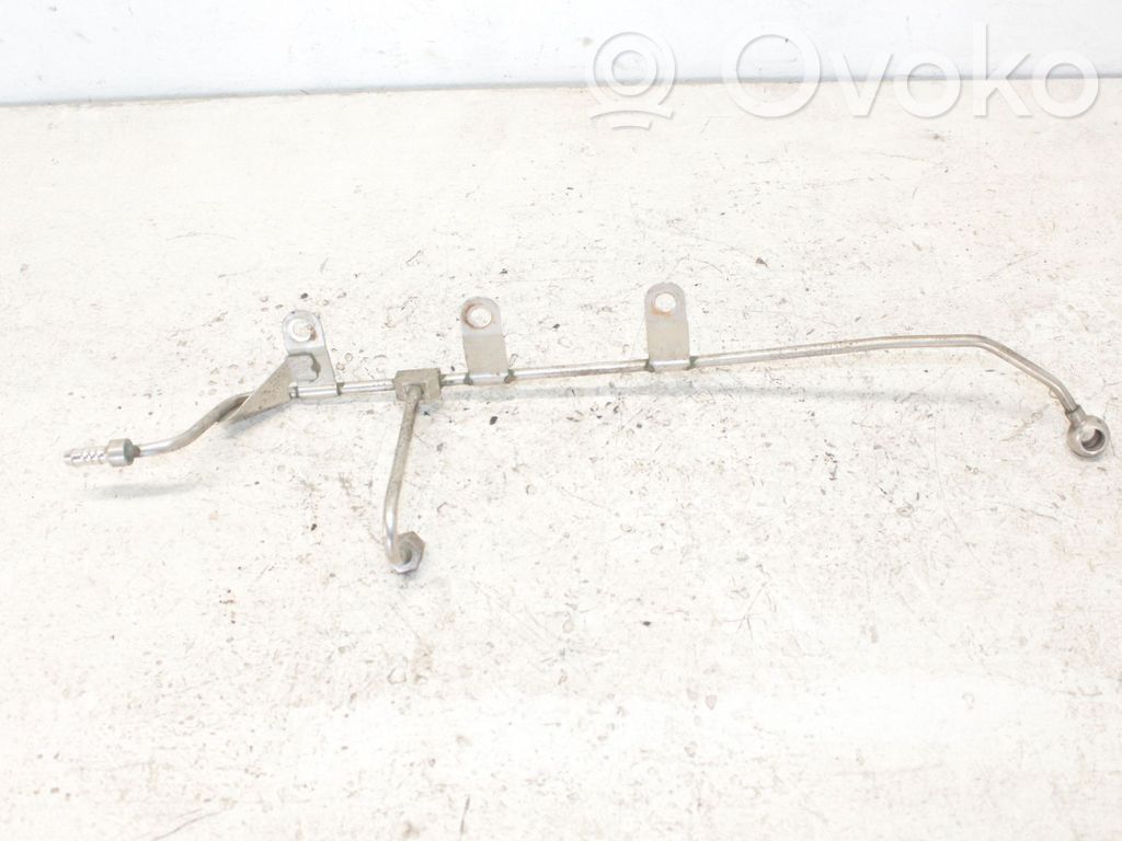 Volkswagen PASSAT B6 Polttoaineputken letku