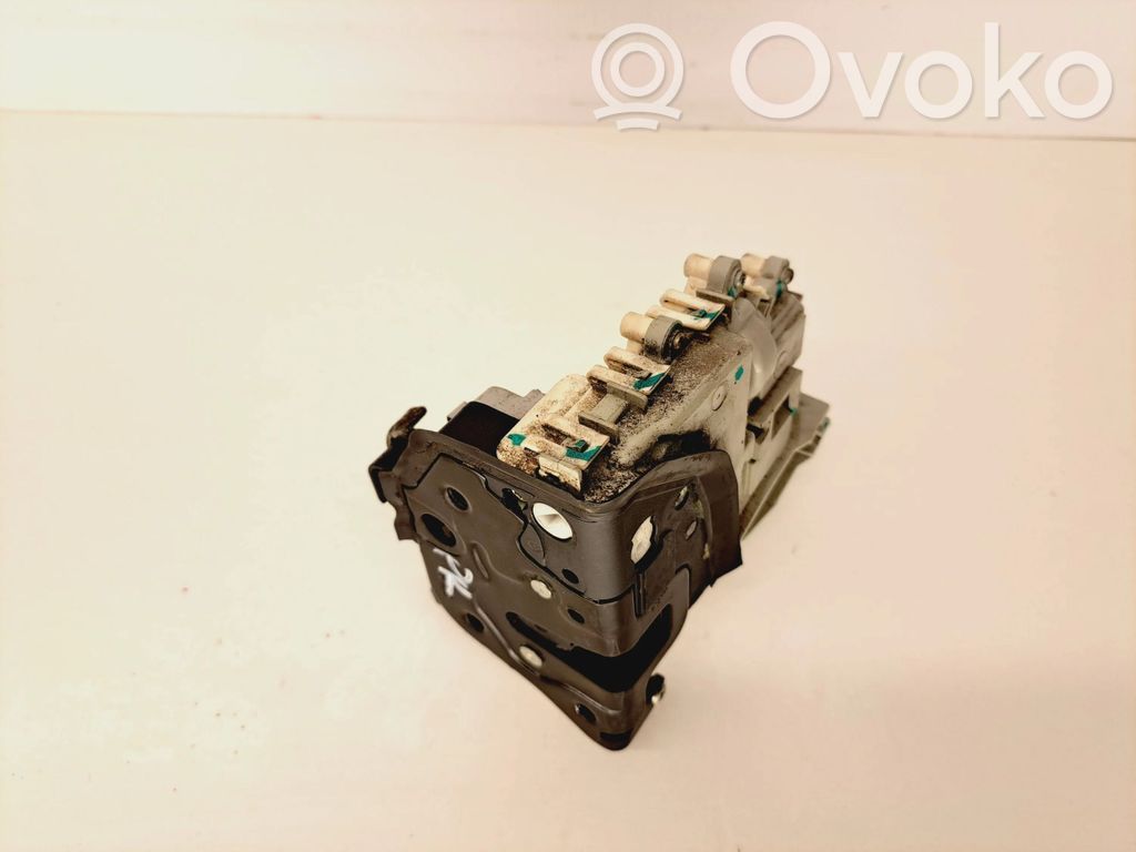 Audi A4 S4 B8 8K Priekšpusē slēdzene 