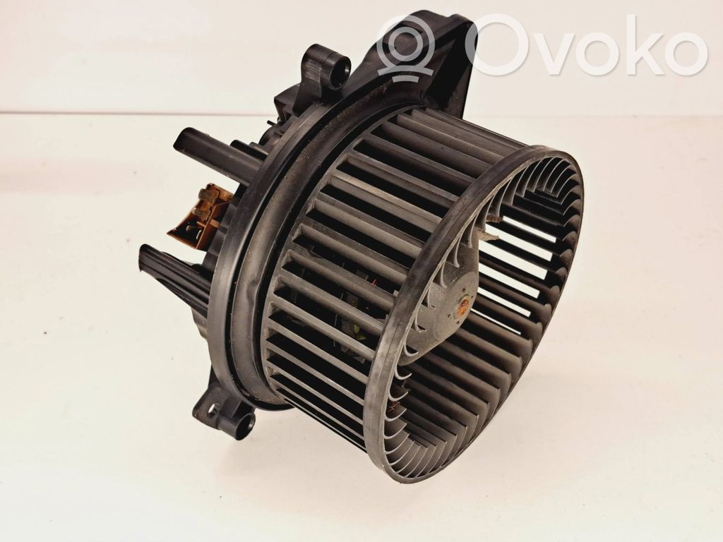 Audi A4 S4 B7 8E 8H Lämmittimen puhallin 