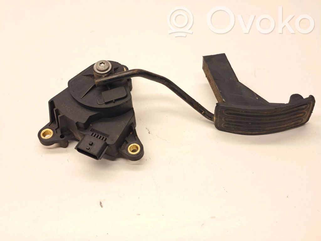 Nissan Qashqai Accelerator throttle pedal 