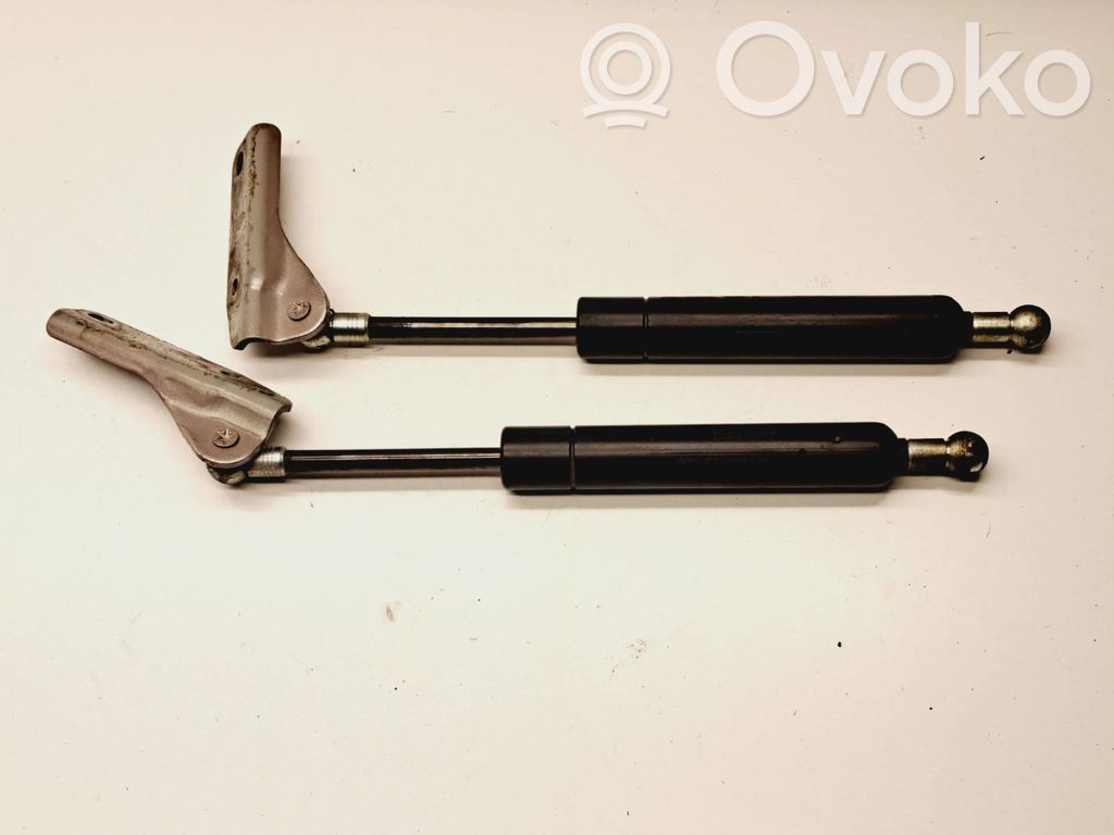 Volvo V70 Tailgate/trunk strut/damper 