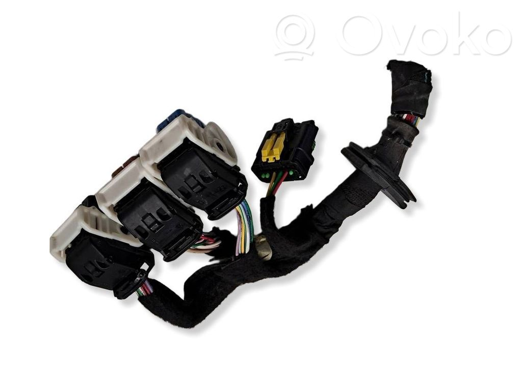 Citroen C4 II Picasso Fuse module 