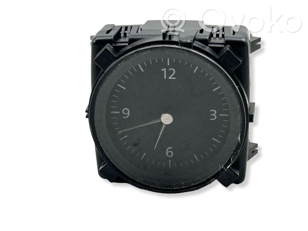 Volkswagen PASSAT B8 Clock 
