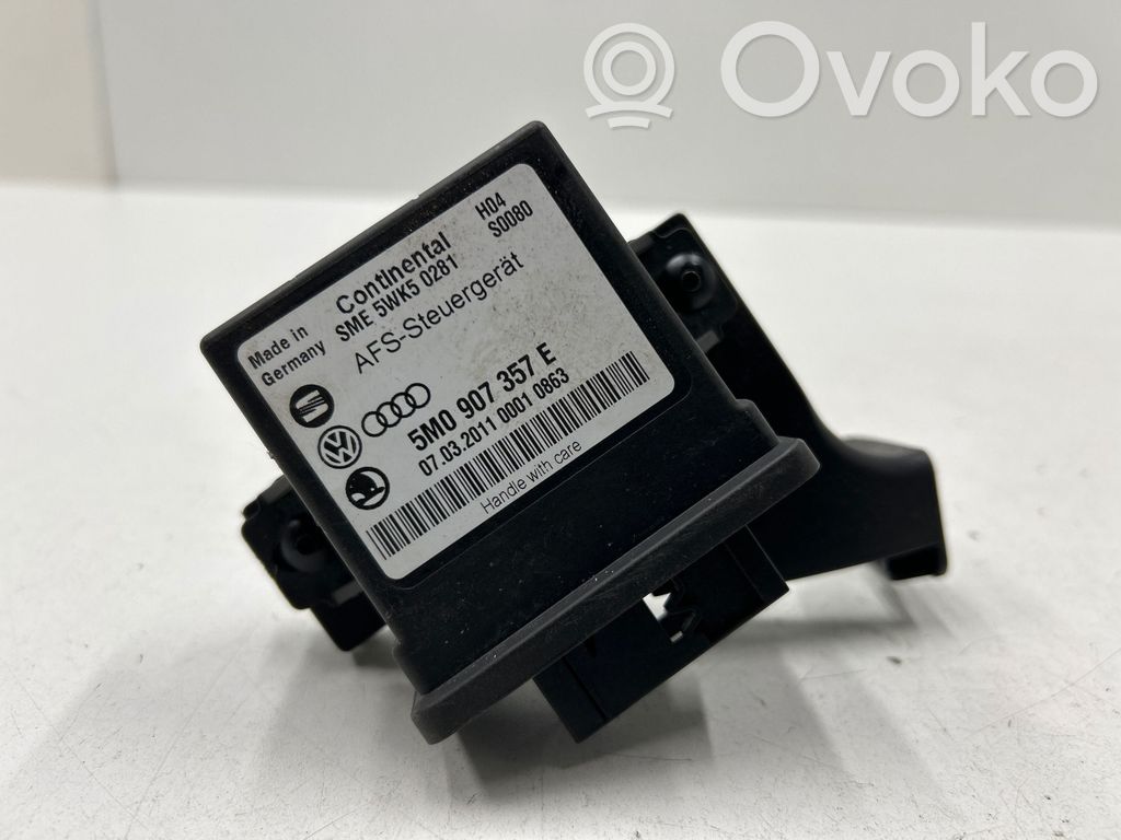 Volkswagen Touran II Light module LCM 