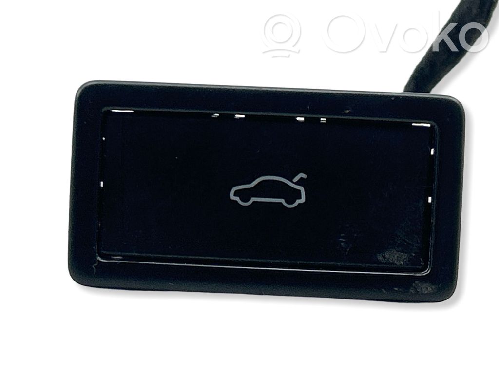 Volkswagen PASSAT B8 Tailgate/boot open switch button 