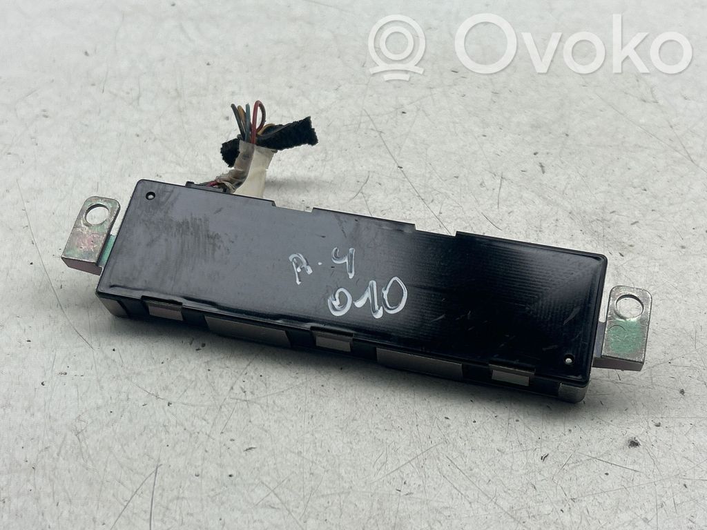 Audi A4 S4 B8 8K Wzmacniacz anteny 
