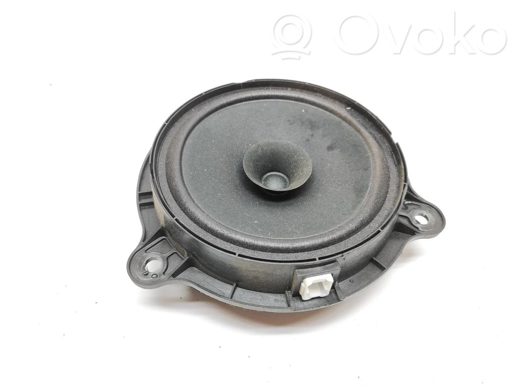 Renault Trafic III (X82) Front door speaker 