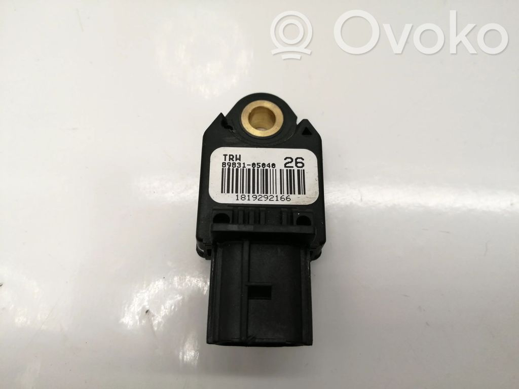 Toyota Avensis T270 Airbagsensor Crashsensor Drucksensor 