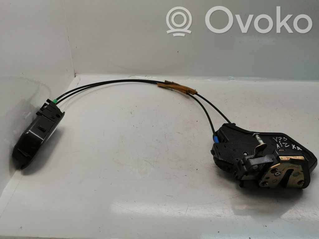 Toyota Corolla Verso AR10 Takaoven lukko 