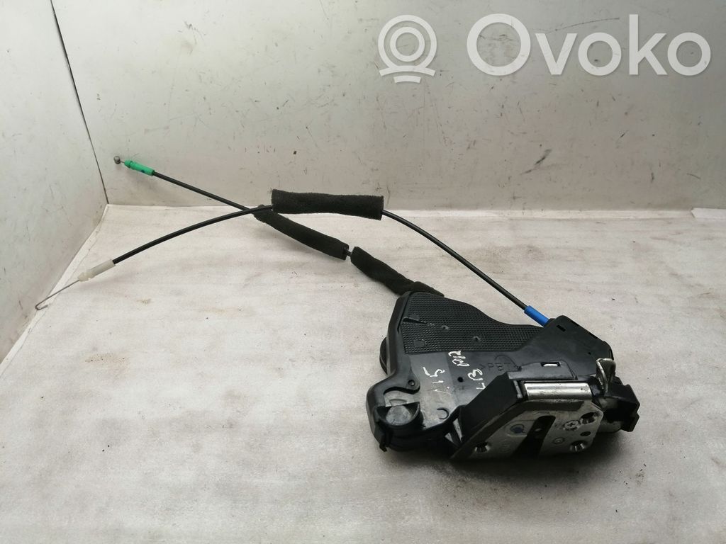 Toyota Corolla Verso AR10 Priekšpusē slēdzene 