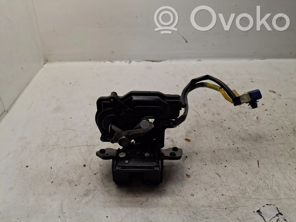 Toyota Avensis T250 Loading door lock 