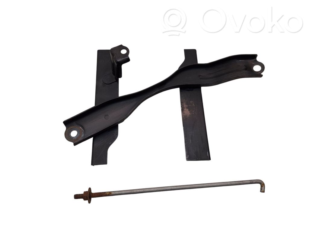 Toyota Avensis T270 Battery bracket 