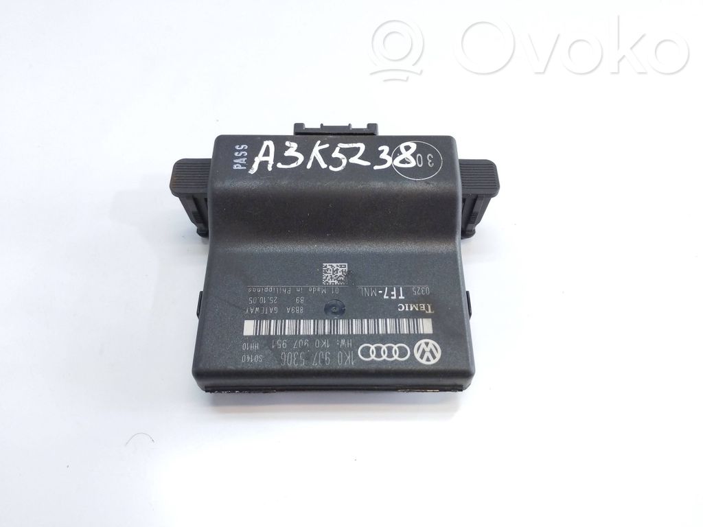 Audi A3 S3 8P Gateway control module 