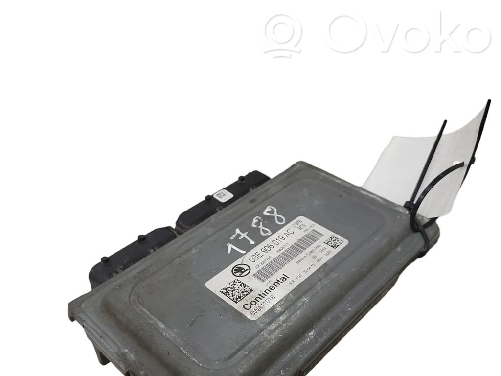 Skoda Fabia Mk2 (5J) Engine control unit/module 