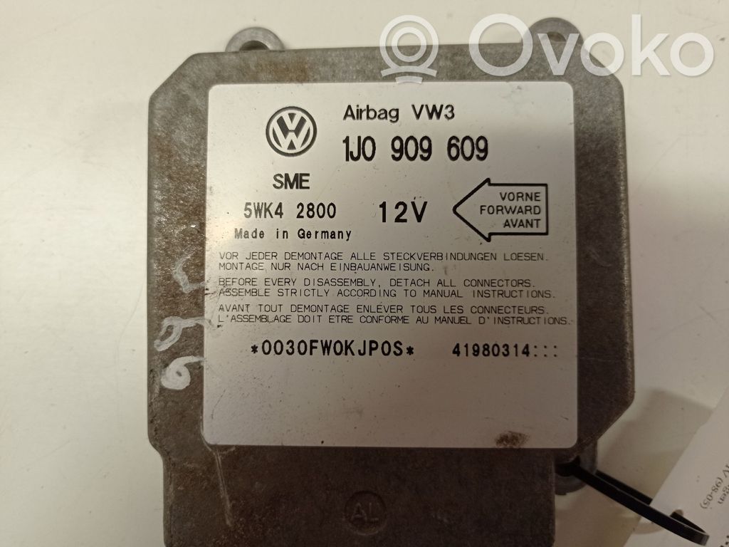 Volkswagen Golf IV Airbag control unit/module 