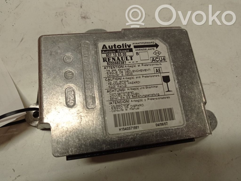Renault Megane II Airbag control unit/module 