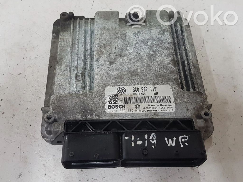Volkswagen PASSAT B6 Engine control unit/module 