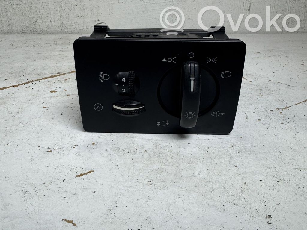 Ford Kuga I Light switch 
